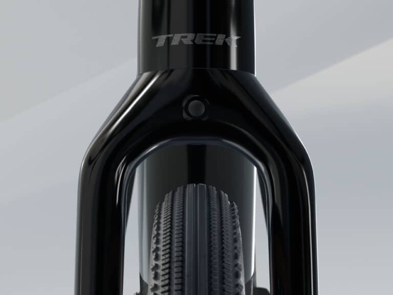 1e76668869d122d15e0133bc75561b00558fd337-trek-black-matte-carbon-smoke4